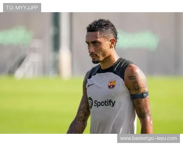 拉菲尼亚逆境爆发？巴萨逆袭揭秘：从低谷到爆款的内容谋略